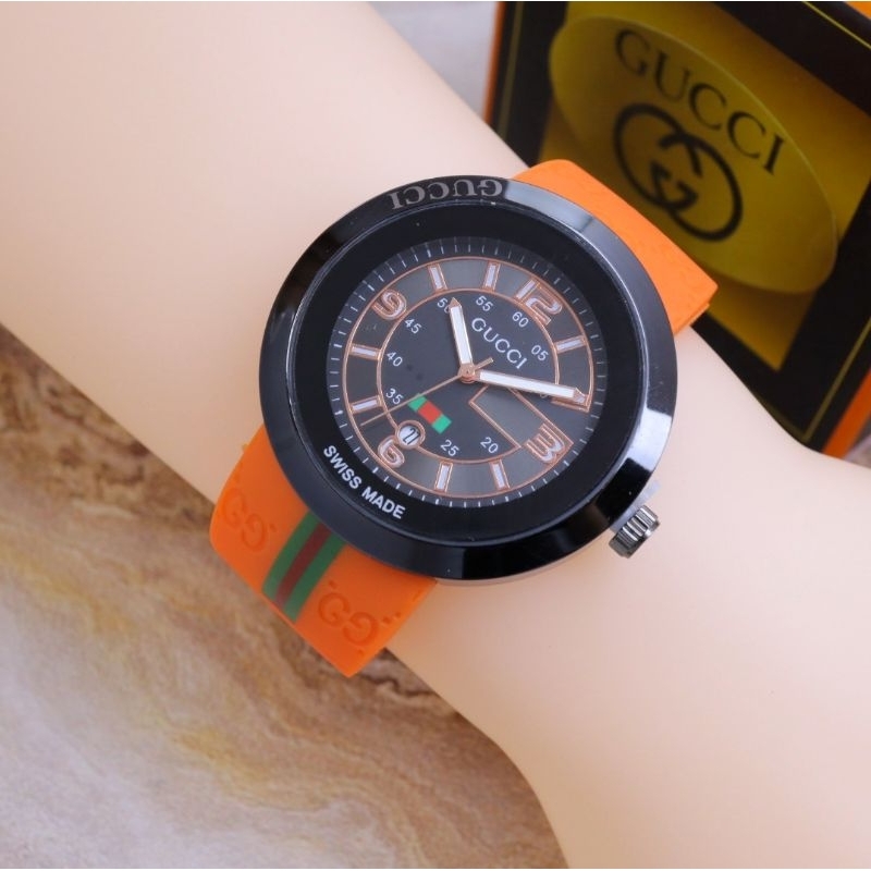 Jam tangan GUCCI