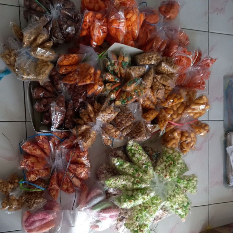 

cemilan 1000an 1 ikat isi 12