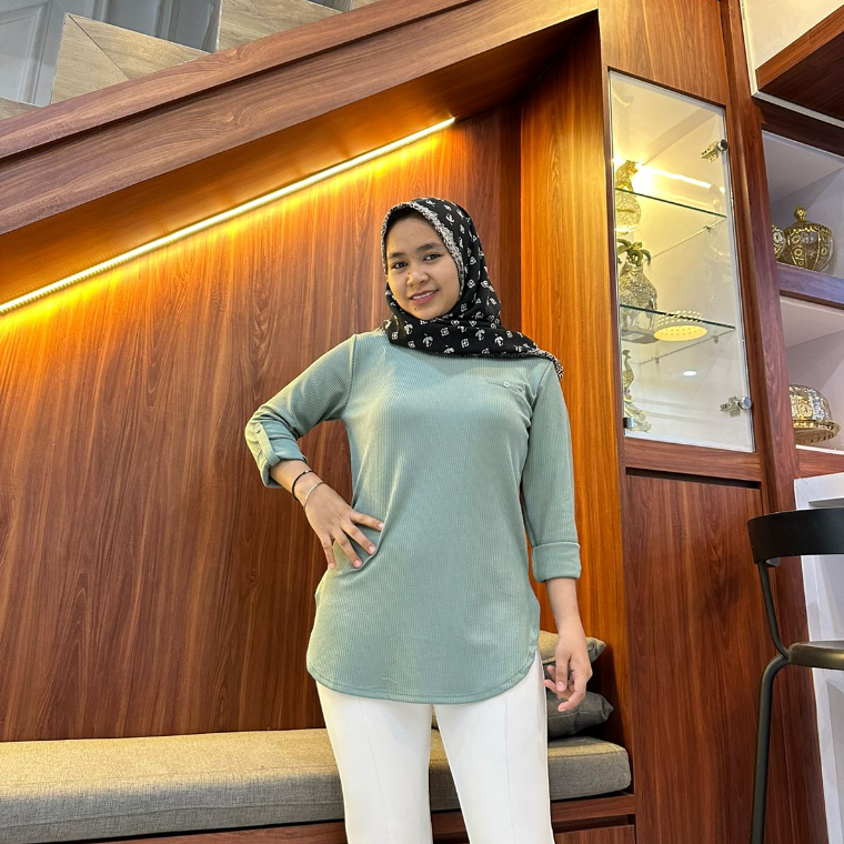 KAOS/ATASAN FENOMENAL BRANDED LENGAN PANJANG TERBARU/BAJU SIMPEL ELEGAN MODIS WANITA LENGANG PANJANG