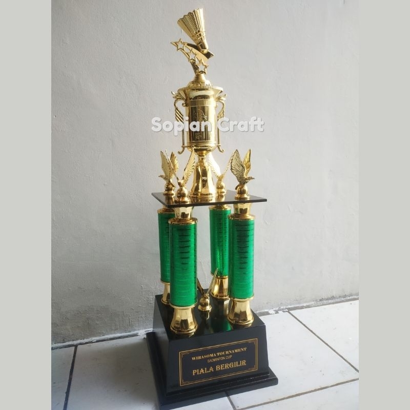 Piala Kaki 4 Besar Badminton Susun Rangkai Bergilir