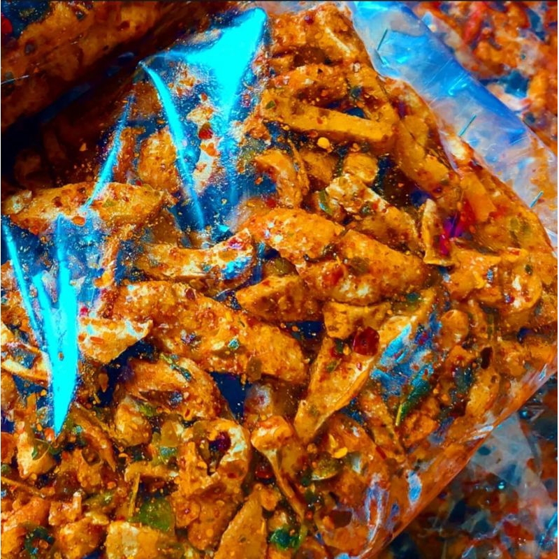 

paket 2bks 1bks berat 250gram toral 500gram / Baso goreng pedas daun jeruk