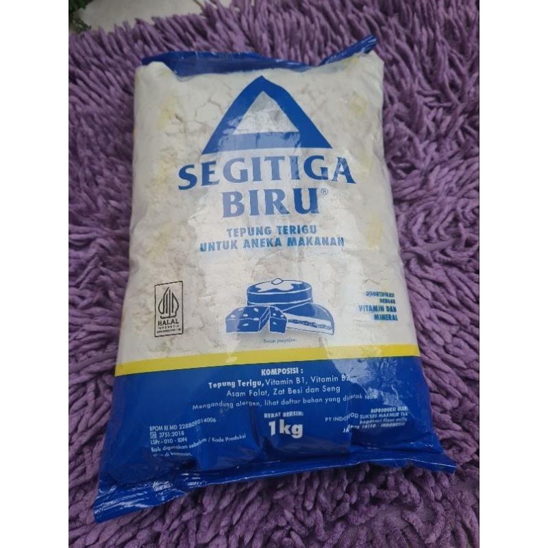 

Tepung terigu segitiga biru 1kg
