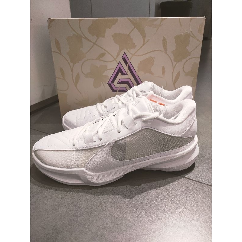 nike zoom freak 5 triple white