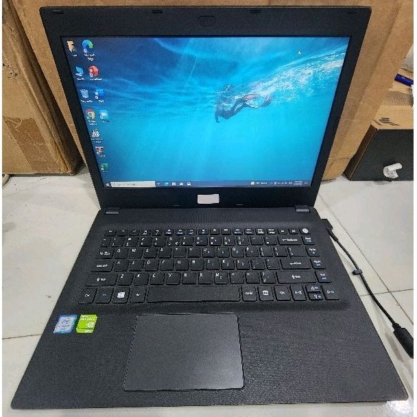 Laptop acer travelmate P248 procesor i7-G6 ram 8/256 SSD+VGA nvidia 2GB