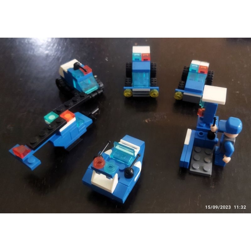 Mainan Anak LEGO Mobil Polisi Rakitan Usia 6+