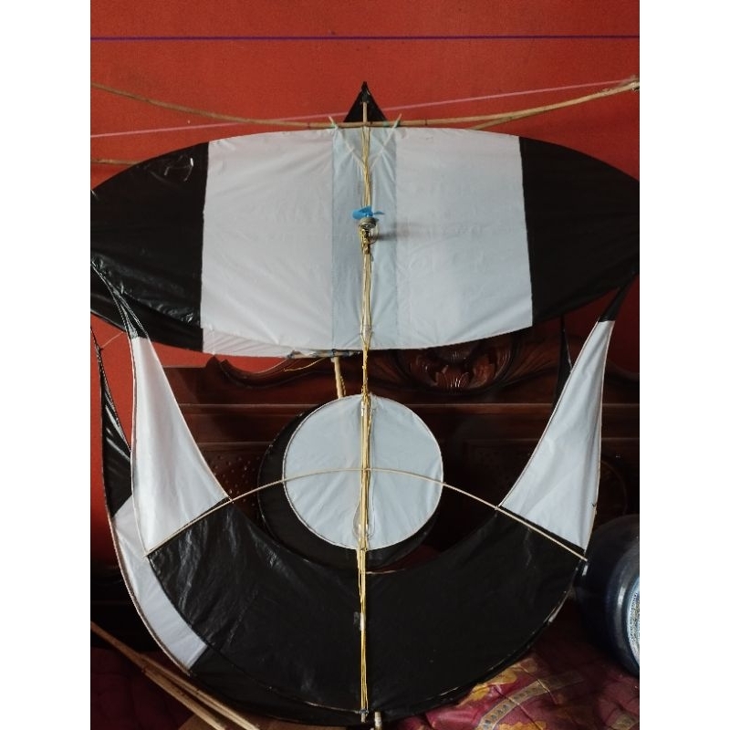 layangan bulanan sudah ada lampu dan dinamo