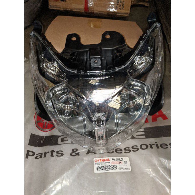 HEADLIGHT ASSY / REFLEKTOR SET ORIGINAL YAMAHA VIXION R / BK8-H4300-00