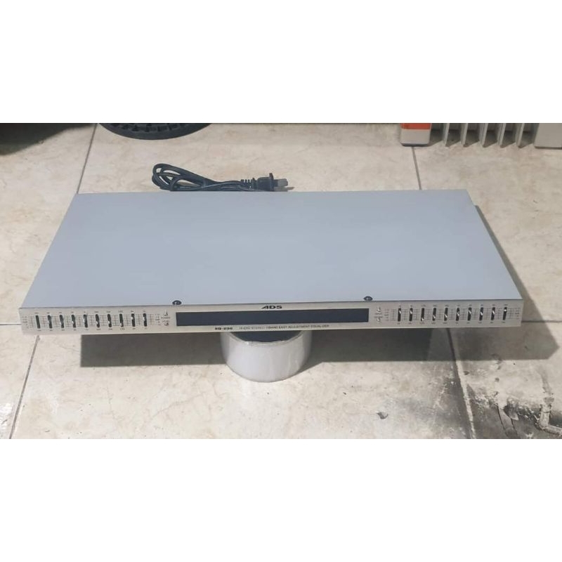 graphic Equalizer rumahan stereo 2x10band 2channel HIFI second bekas normal