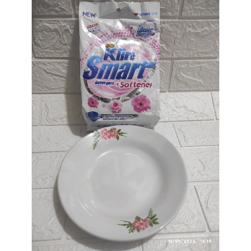 SO KLIN SMART DETERJEN BUBUK Soklin all variant 725GR gratis piring keramik putih (motif random)