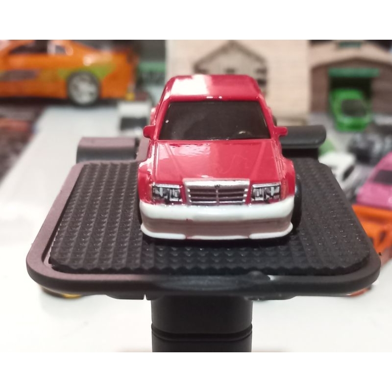 Hotwheels Mercedes Benz 500e Custom merah putih
