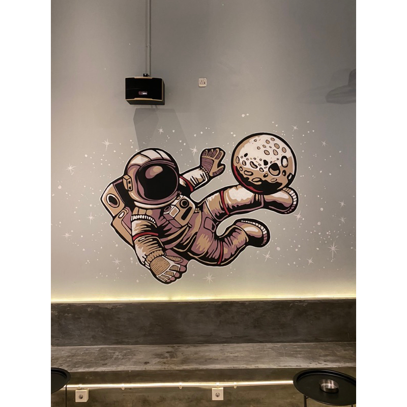 Astronot mural dekorasi lukis kamar anak