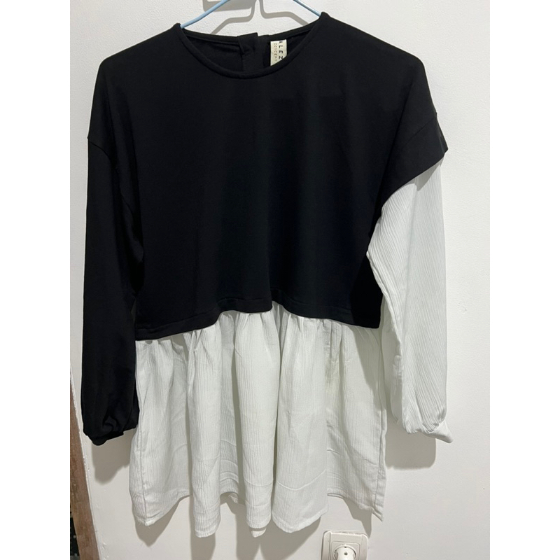 Preloved Aleza Runa Sweatshirt Black size S