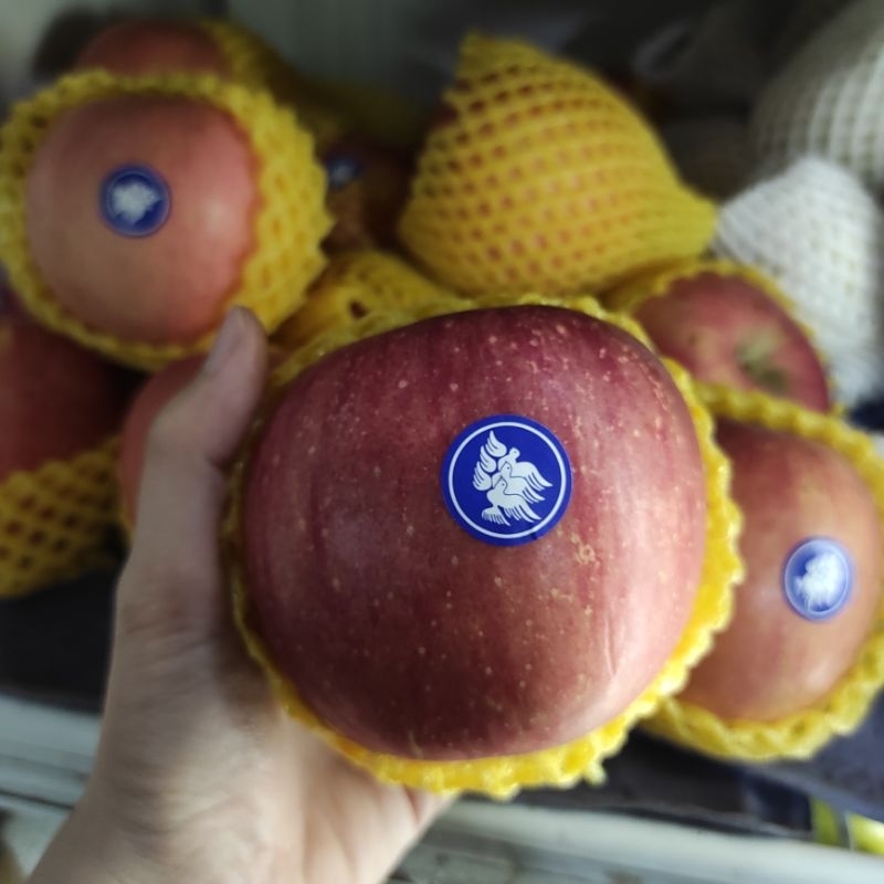 

Apel Fuji Premium Per Buah