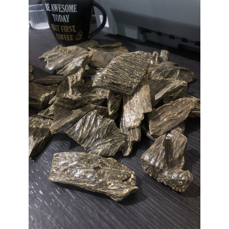 Kayu Gaharu Super Kalimantan / Kayu Gaharu Asli /  Agarwood Original 100%