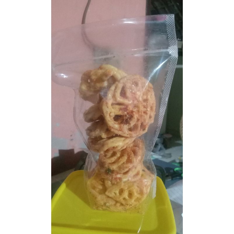 

kerupuk seblak pedas daun jeruk