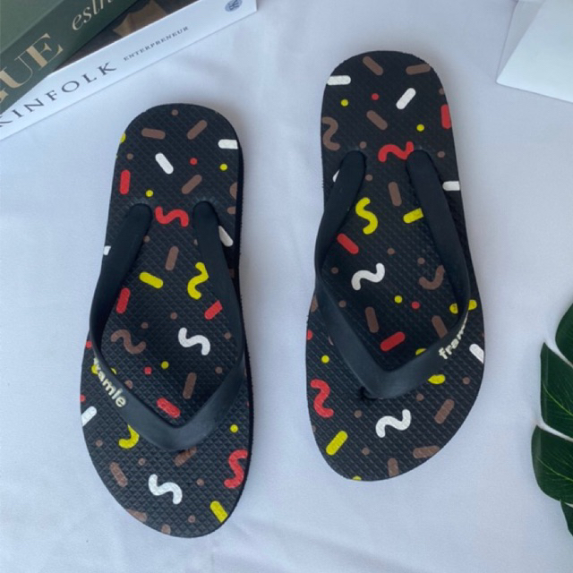 FRAMLE Sandal Jepit Pria Distro Motif 02 Sandal Spon Empuk Pria Wanita