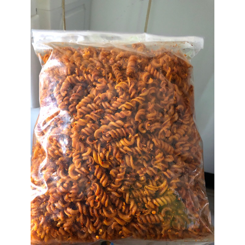 

MAKARONI SPIRAL/ulir/ kriting Extra Pedas Dan Bumbu Balado kemasan 500gram