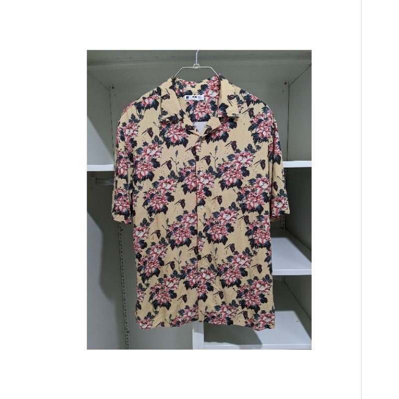 uniqlo open collar x mfa boston