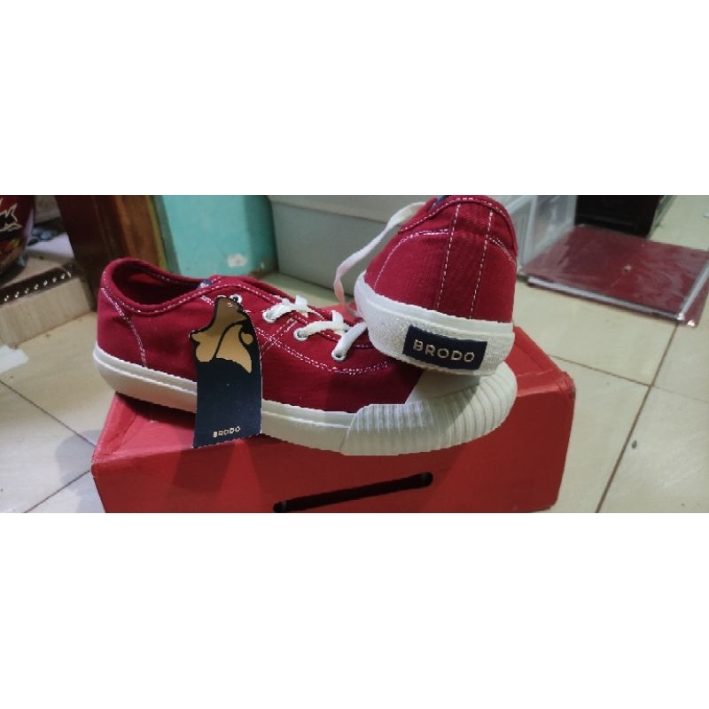 Sepatu Brodo