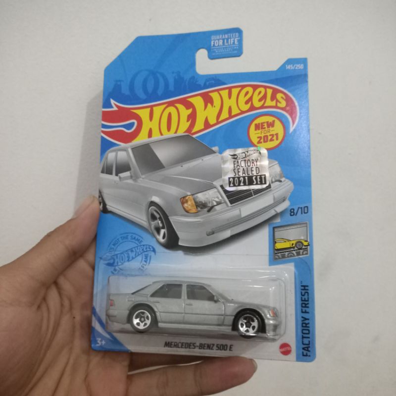 Hotwheels Mercedes-Benz 500 E Silver