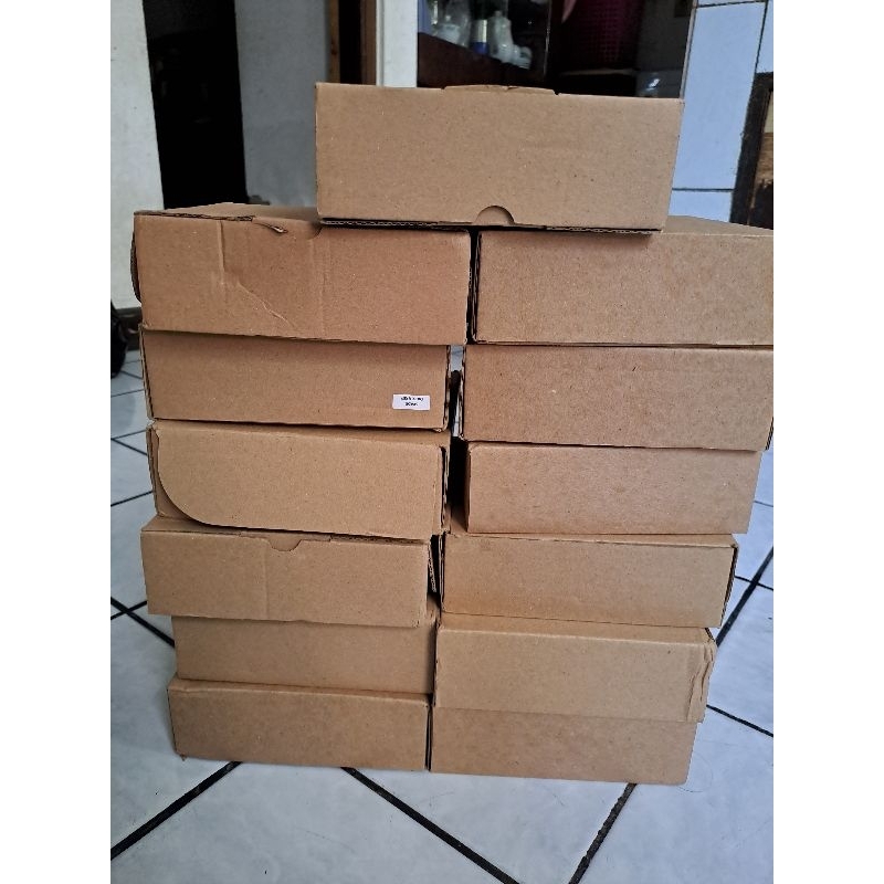 

box polos bekas kerudung 15x15x5