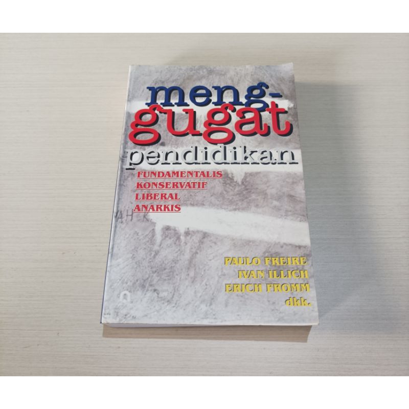 MENGGUGAT PENDIDIKAN