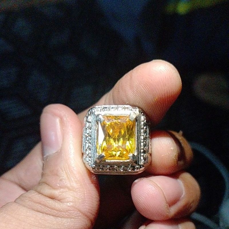 yellow safir
