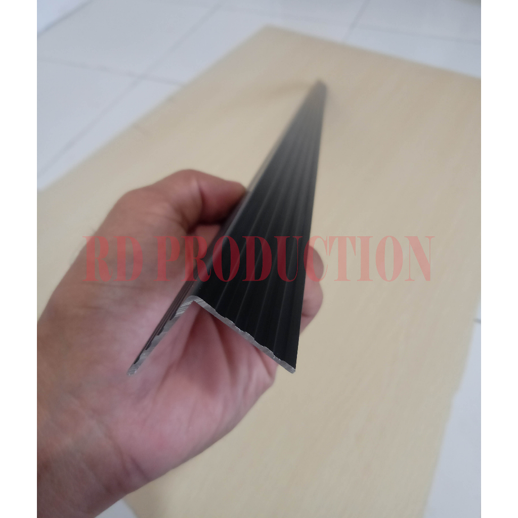 RB list ALUMUNIUM L 150 cm HITAM List Hardcase list box flig case