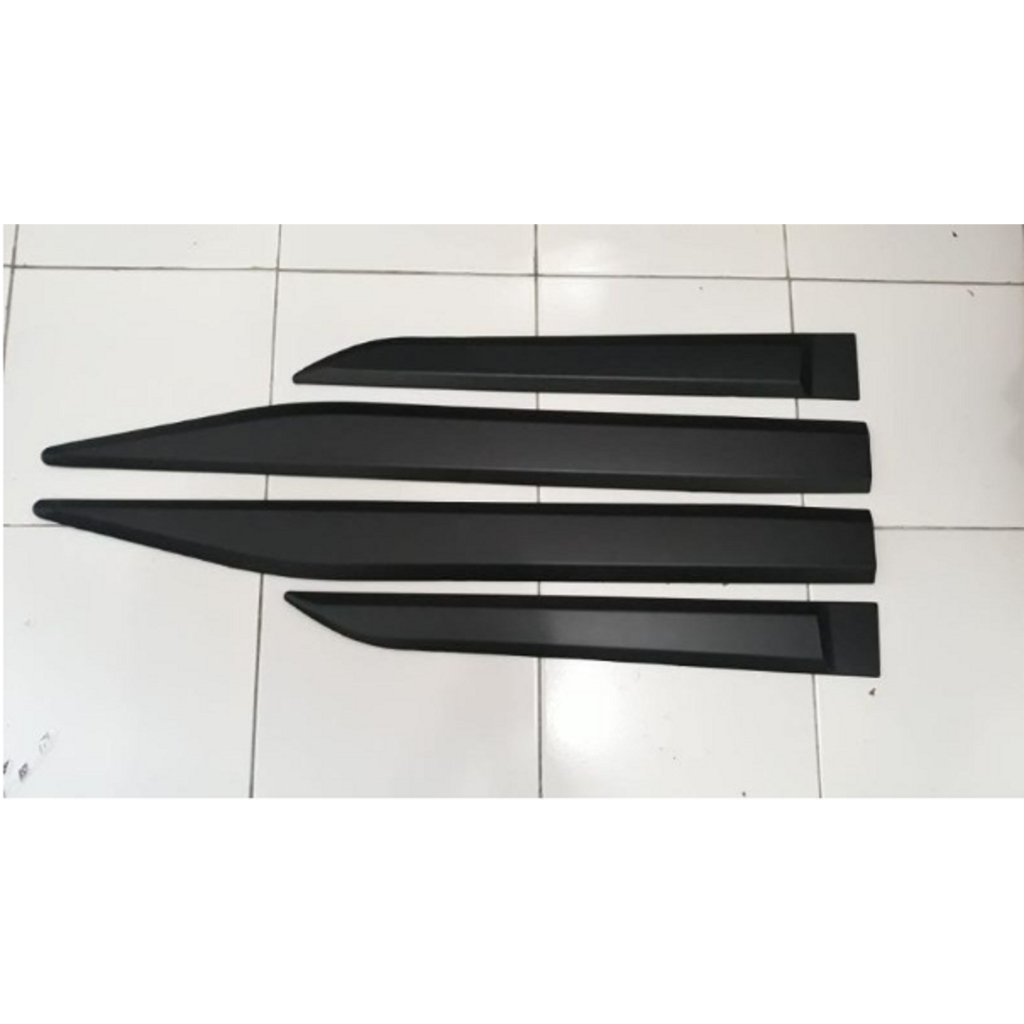Lis List Body Side Body Molding Mobil All New Rush Terios 2018 - 2025 Up