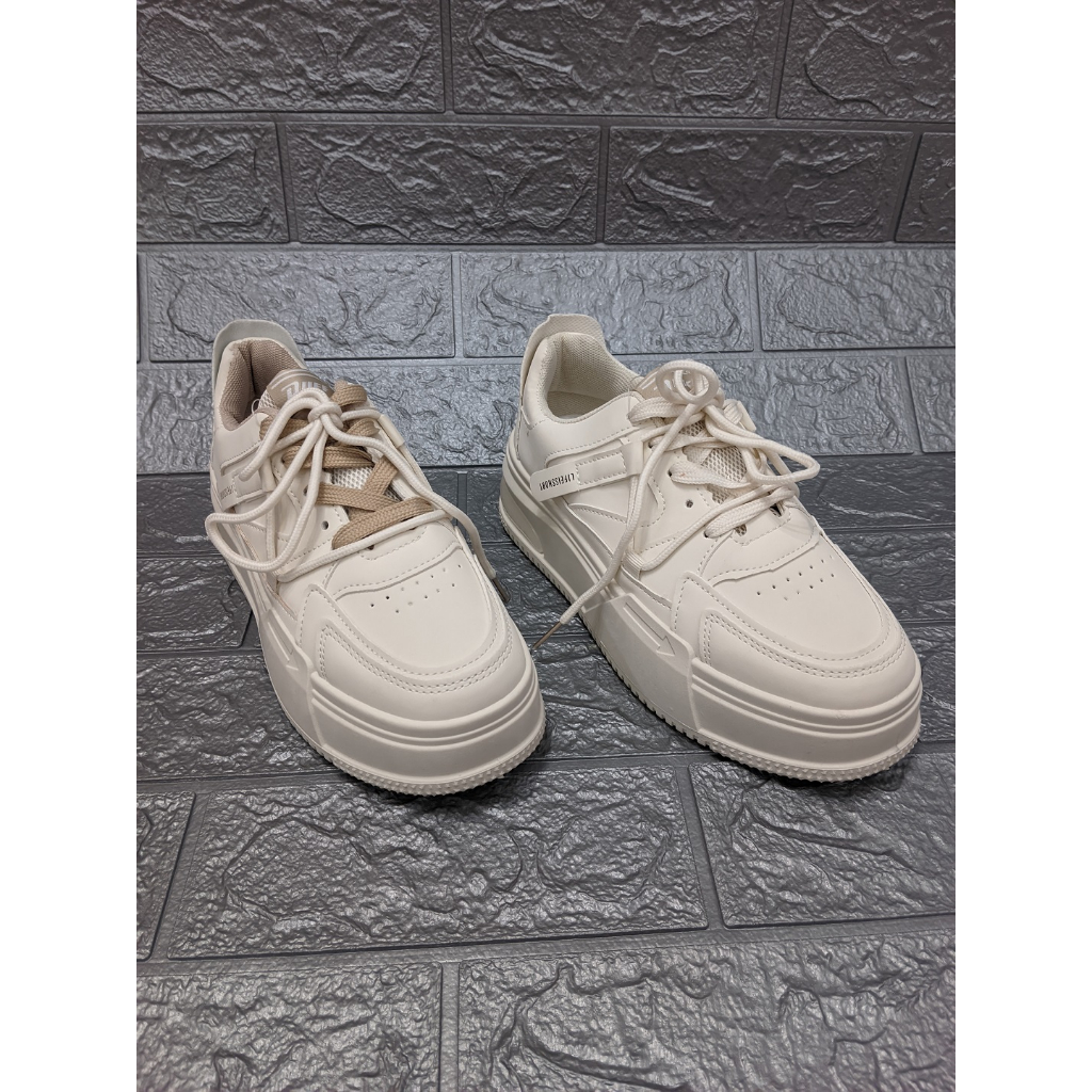 DUFF Sepatu Sneakers Wanita - ADENA