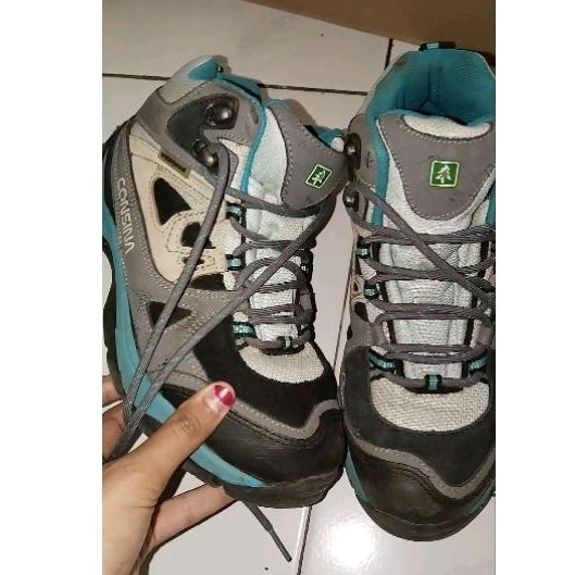 PRELOVED SEPATU GUNUNG CONSINA ALPINE WOMAN LIKE NEW