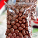 

Coklat delfi mede / coklat isi kacang mede 250 gram / coklat mede