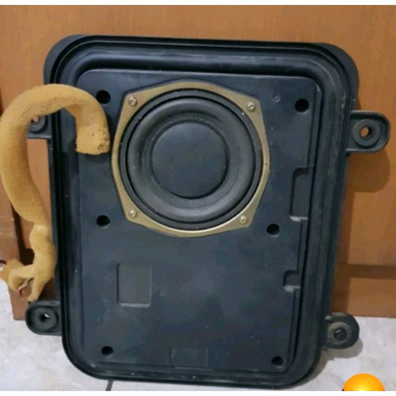speaker subwoofer dalam tv Polytron 32M22
