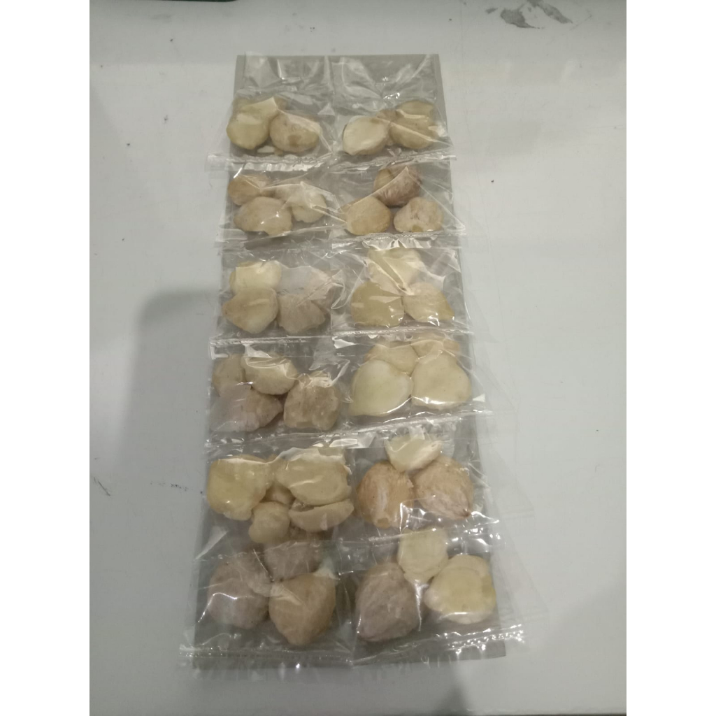 

*Mantap Kali* Kemiri rencengan isi 12 eceran 500