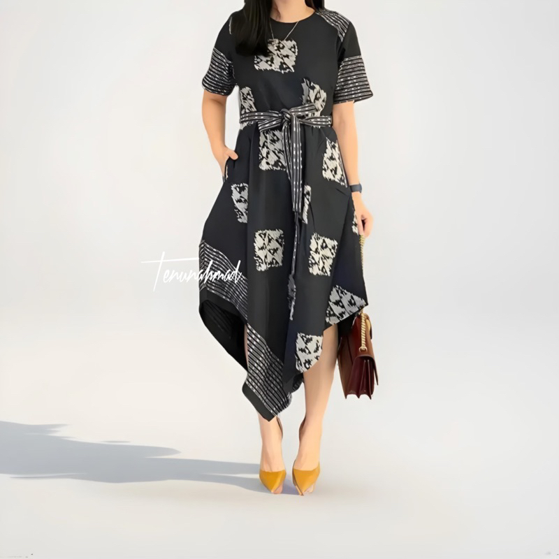 Dres Lancip Wanita TenunAhmad motif Toraja Hitam