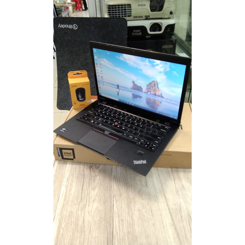 Laptop LEPTOP  second LENOVO THINGPAD X1 CARBON BEKLIT INTEL CORE I7 RAM 8GB SSD 256 SIAP PAKAI SLIM