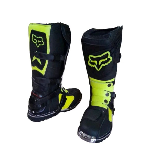 sepatu trabas DLN