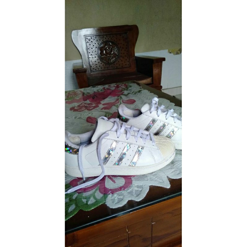 Adidas superstar preloved