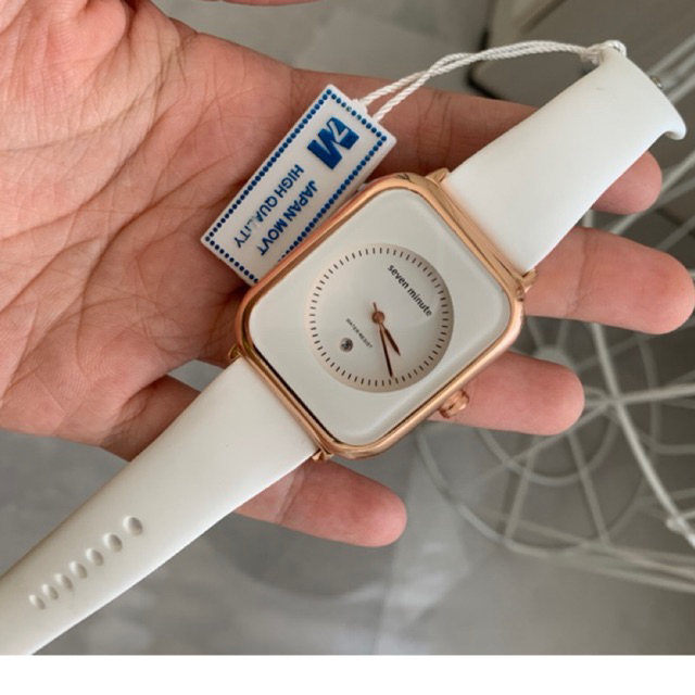 Jam tangan wanita seven minute rubber squre