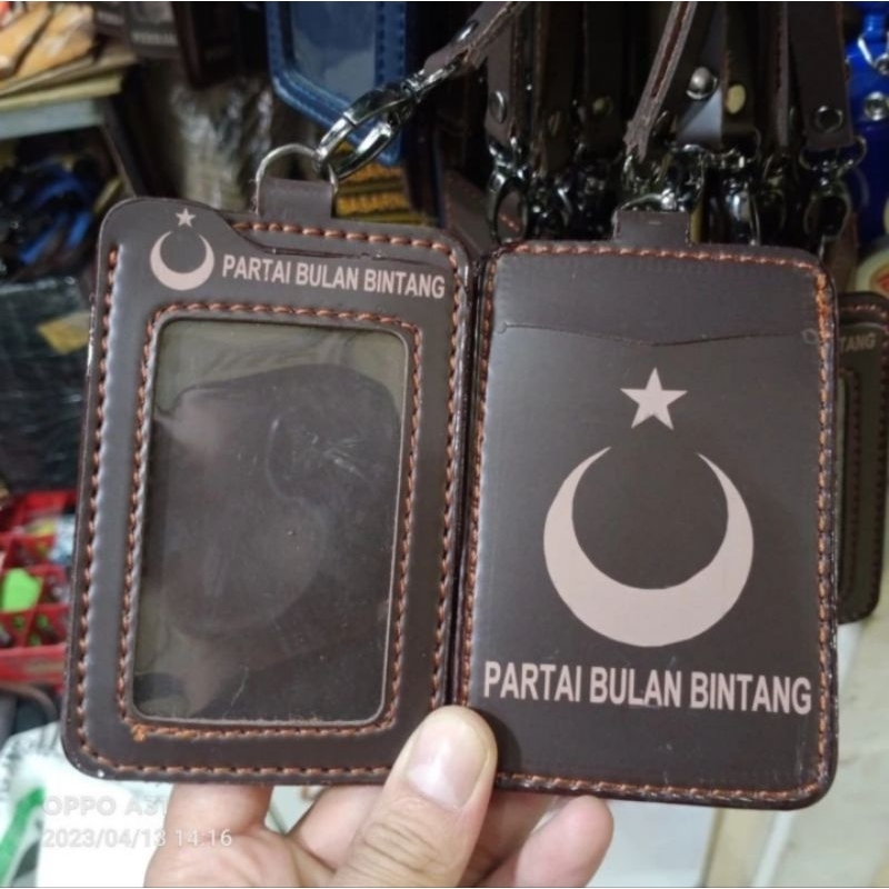 

HOLDER KALUNG ID CARD LOGO PARTAI BULAN BINTANG COKLAT BEST QUALITY PREMIUM