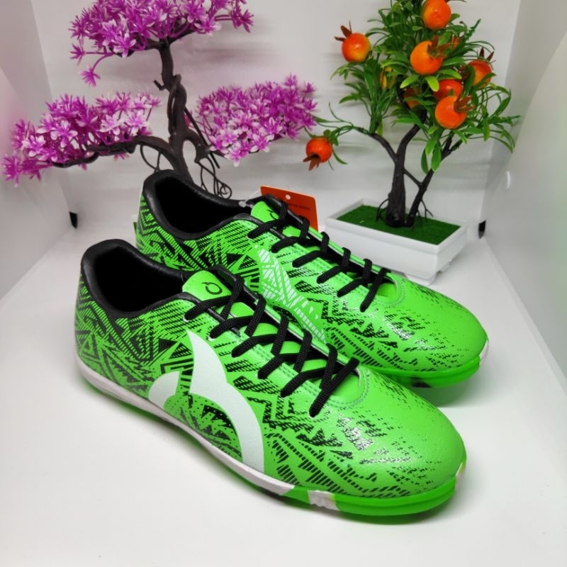 SEPATU FUTSAL ORTUSEIGHT VOLT BATIK PAKET KOMPLIT KAOS KAKI, TAS JINJING DAN DEKER ( Pria / Wanita /