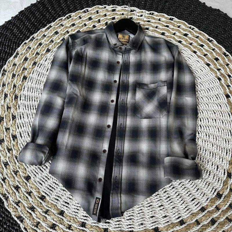 Kemeja flanel pavel premium