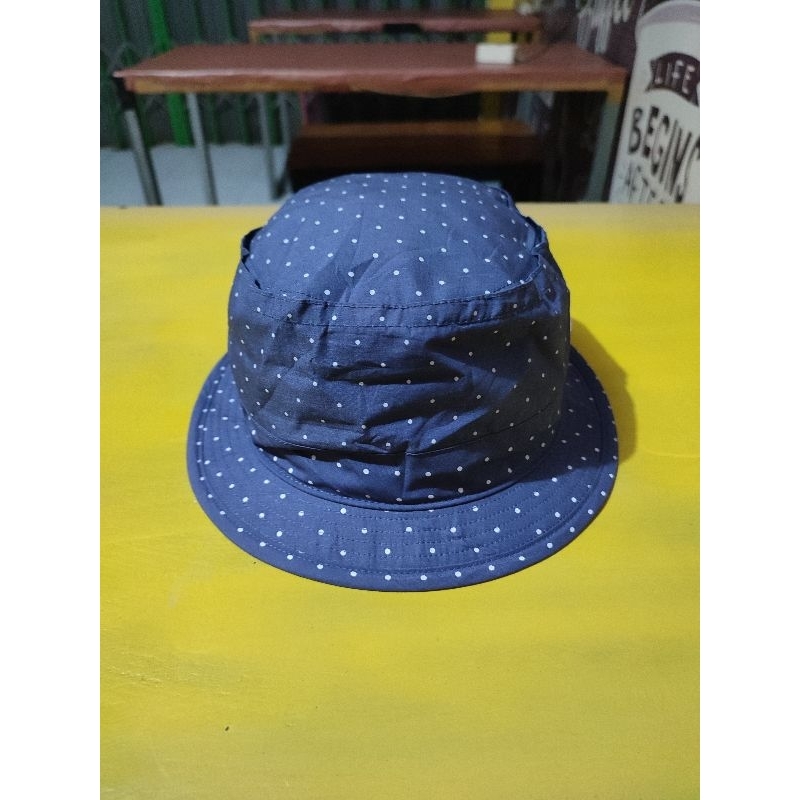 Bucket Hat Uniqlo Motif Polcadot
