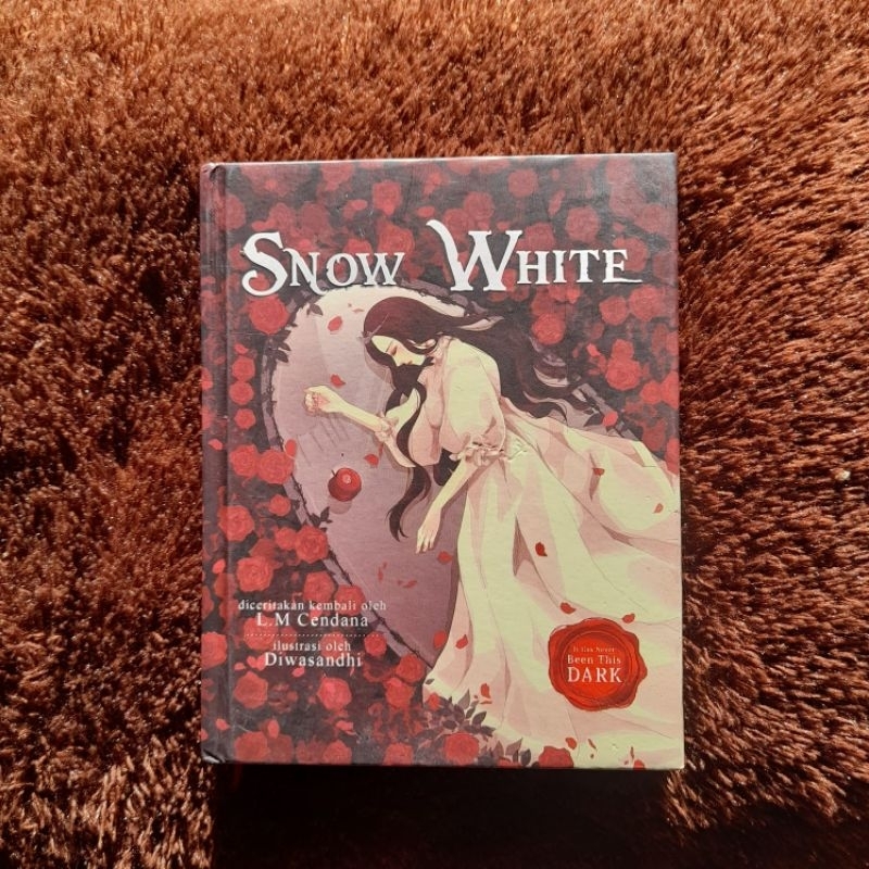 Novel Hard Cover Snow White by LM Cendana Ori [ preloved ]