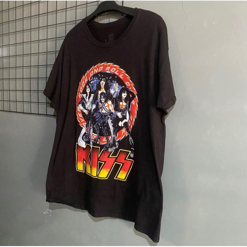 Kaos T Shirt Kiss Rock and Roll Over Second