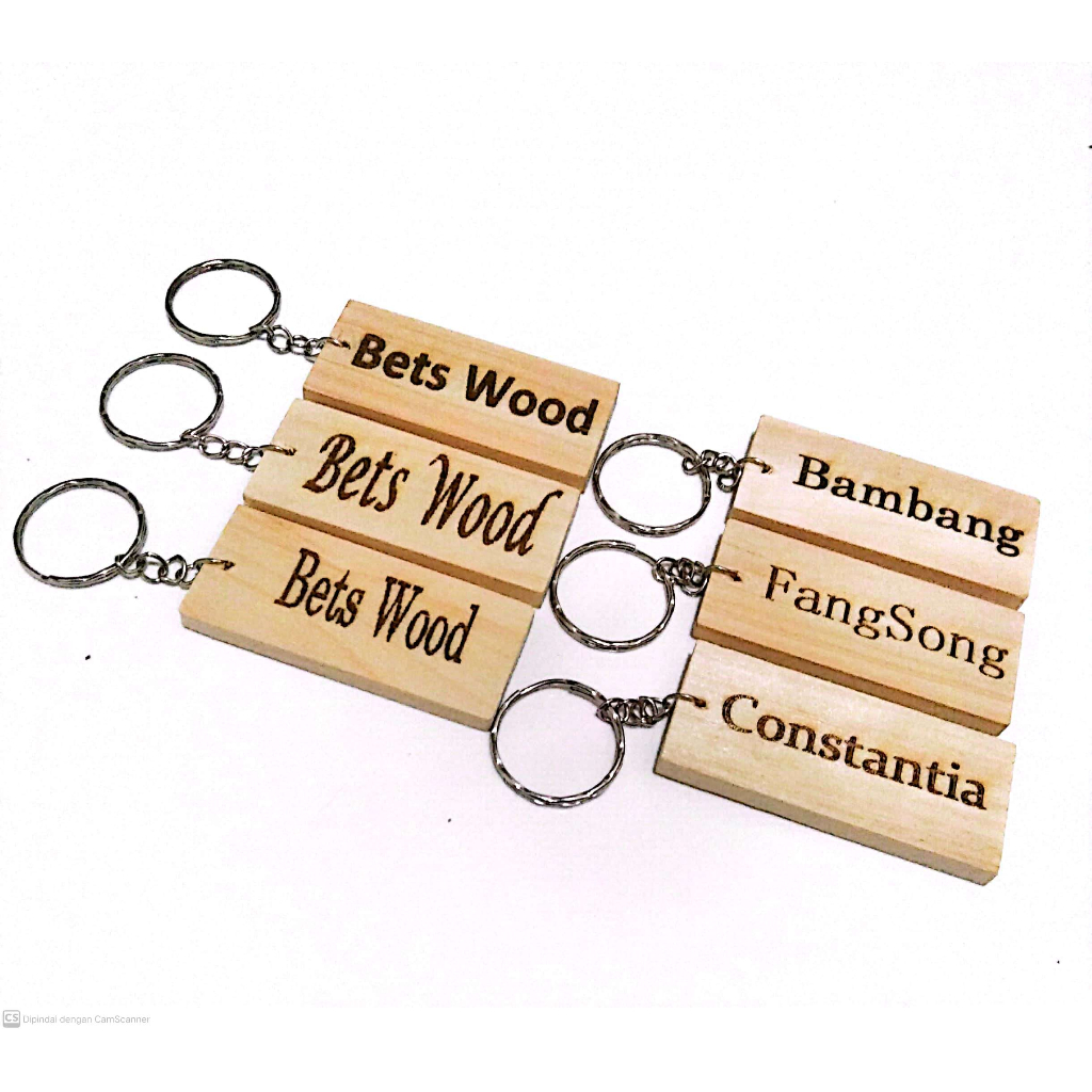 Gantungan kunci nama custom kayu