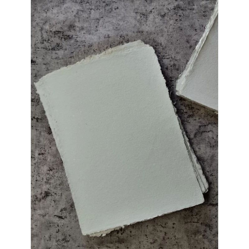 

Kertas Daur Ulang A6 Warna Sage Green – Handmade & Ramah Lingkungan