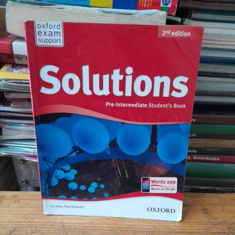 oxford solutions pre intermediate student's book original