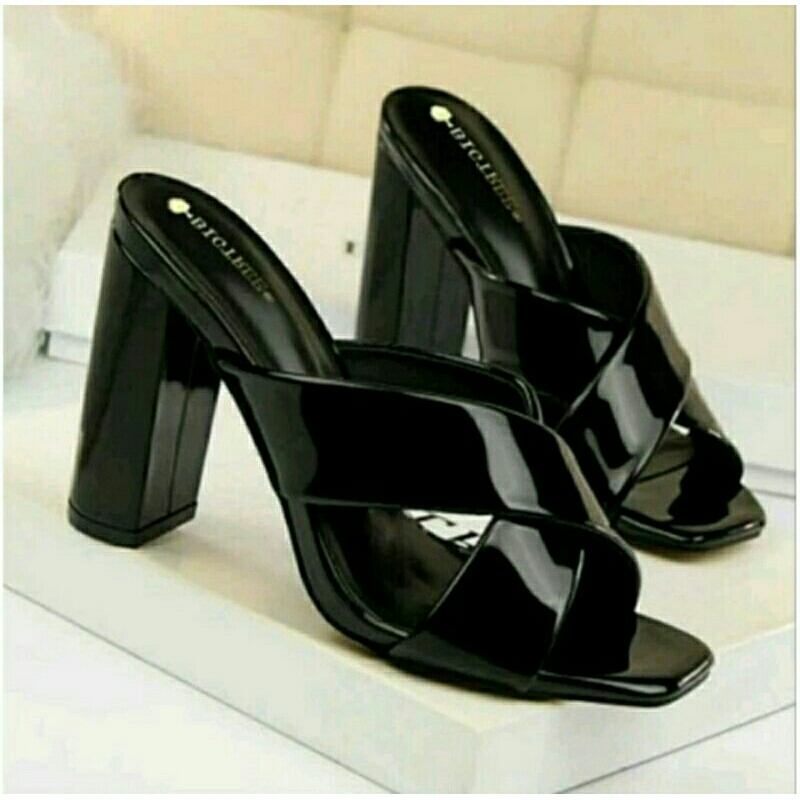 VICTORIA HEELS SANDAL SELOP KEBAYA HITAM