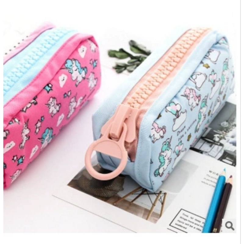 

UNICORN POUCH/ PENCIL CASE BIG ZIPPER